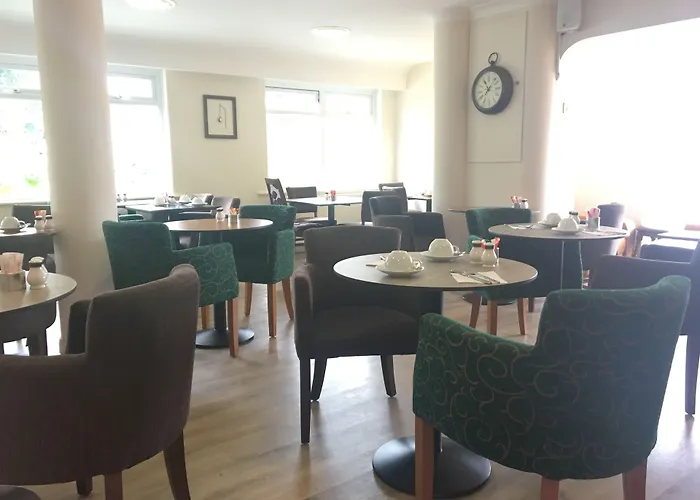 Penny Farthing Hotel & Cottages